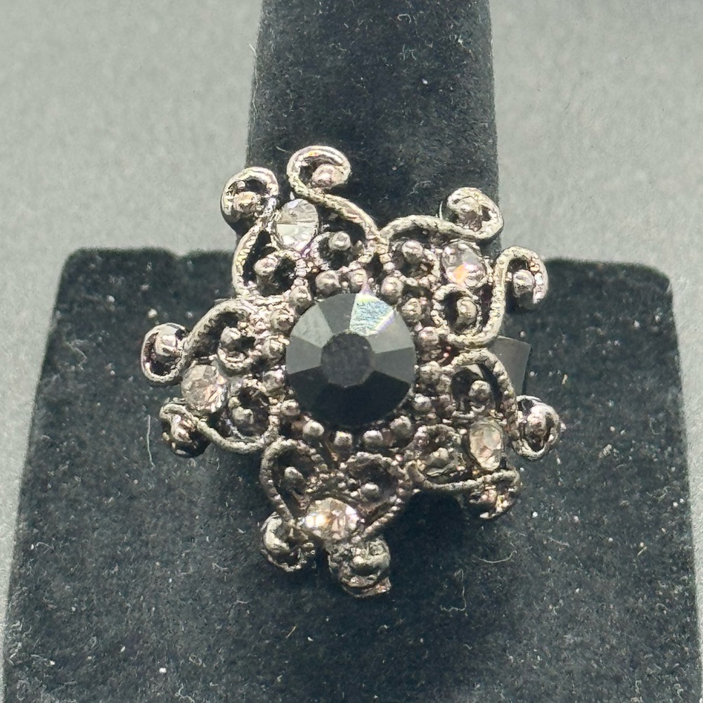 Fashion Jewelry Statement Ring Size adjustable - Picture 5 of 6